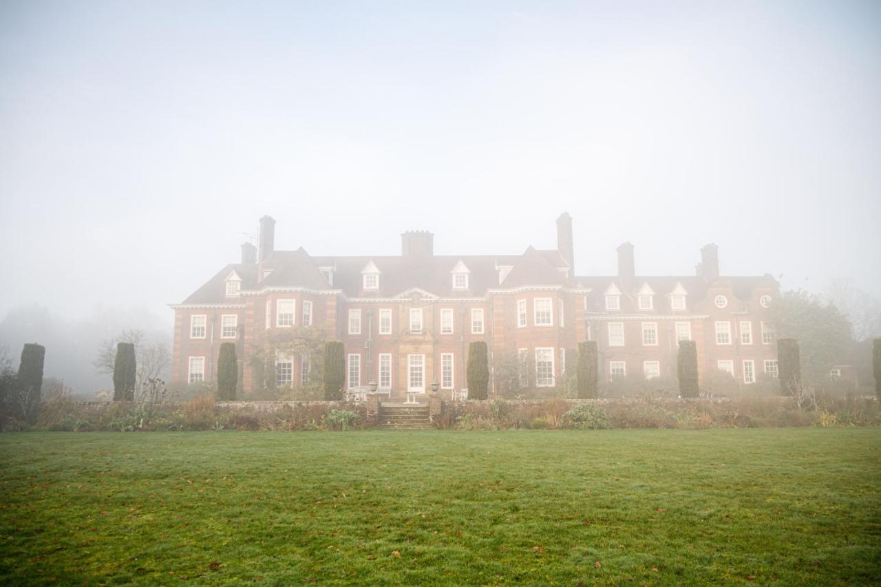 Barnett Hill Hotel Guildford